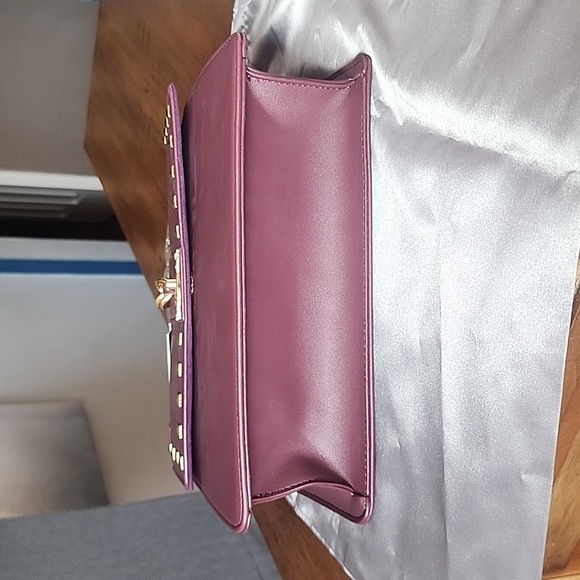 Badgley Mischka Plum Crossbody handbag Nwt - Picture 5 of 15